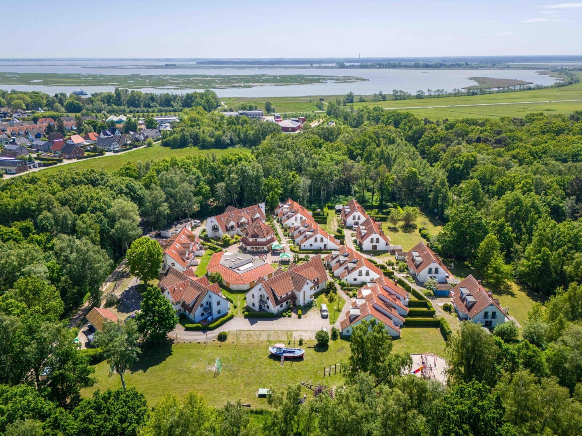 Ferienpark Freesenbruch Wohnung 4 4 - Seeschwalbe Zingst Ngoại thất bức ảnh